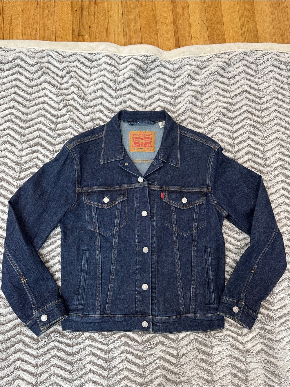 Levi's Men’s Denim Trucker Jacket -size Small (Button Front Standard Classic)